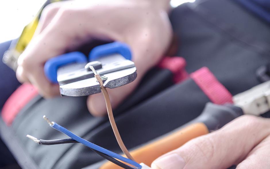 cherche électricien Saint-Nom-la-Bretèche
